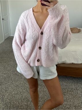 SOLD Light pink Auden sweater